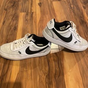 Nike low shoes